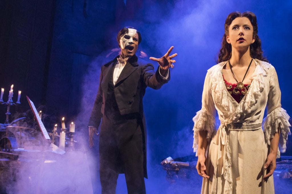 (From L) Derrick Davis as The Phantom and Katie Travis as Christine Daaé in the Broadway Sacramento 