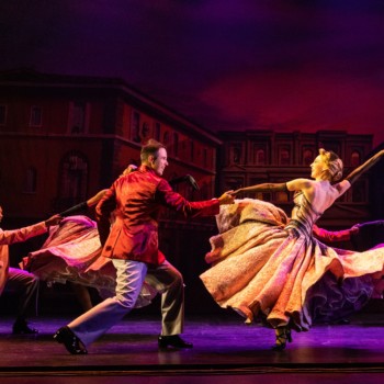 The cast of the National Tour of TOOTSIE. Photo by Evan Zimmerman for
MurphyMade.